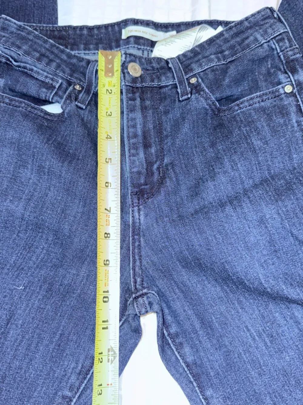 Levi's High Rise Dark Wash Skinny Jeans - 29P